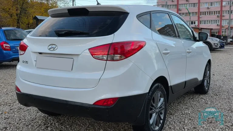 Hyundai ix35: не открывается багажник